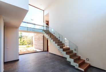 Maintenance Tips for Keeping Your Glass Balcony Handrails Spotless